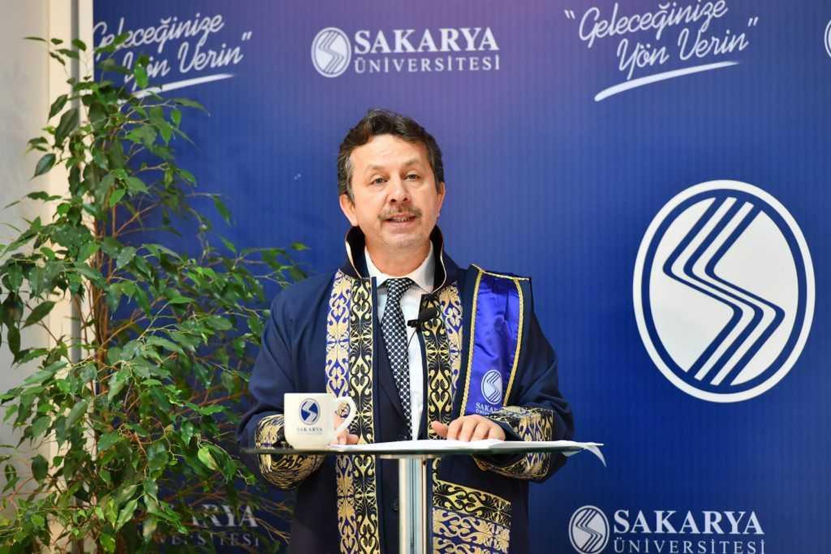 SAÜ Hukuk Fakültesi Dekanı Prof. Dr. Narbay, Rusya-Ukrayna savaşını değerlendirdi Açıklaması