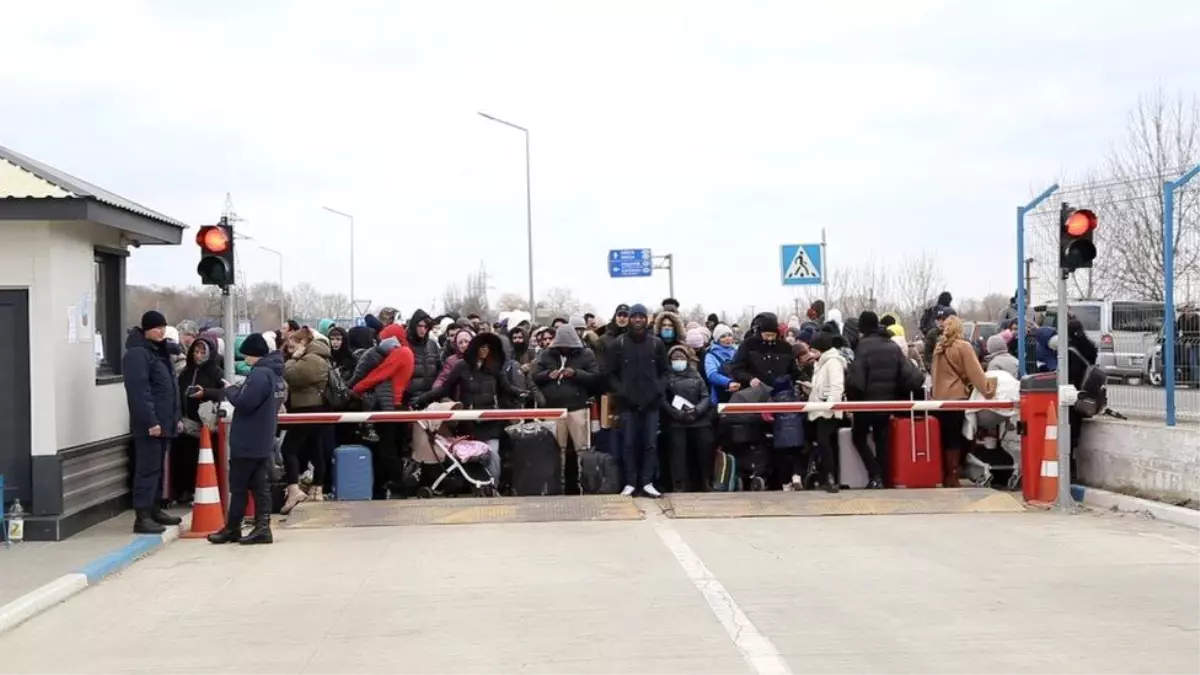 Ukrayna\'nın işgali: Kendi başlarına kalan çocuklar, geride bırakılan ebeveynler