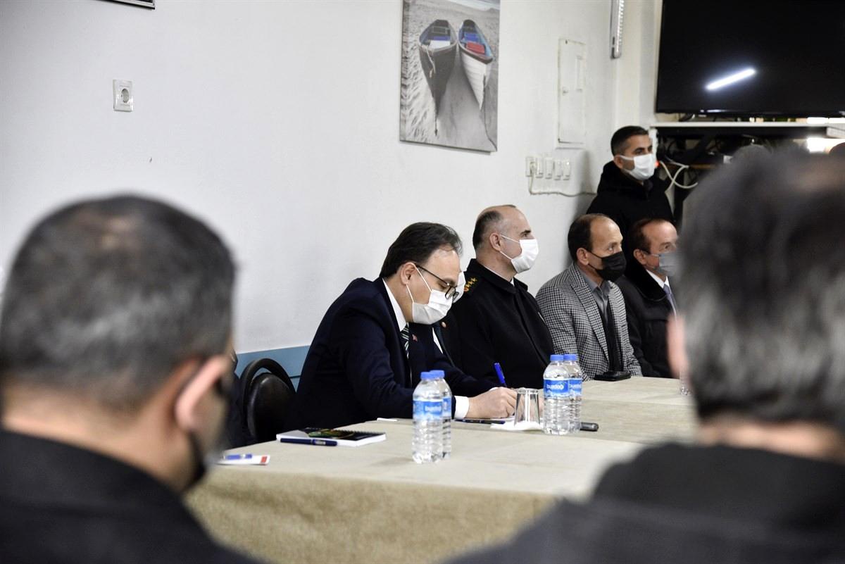 Vali Kızılkaya vatandaş ve esnafı dinledi
