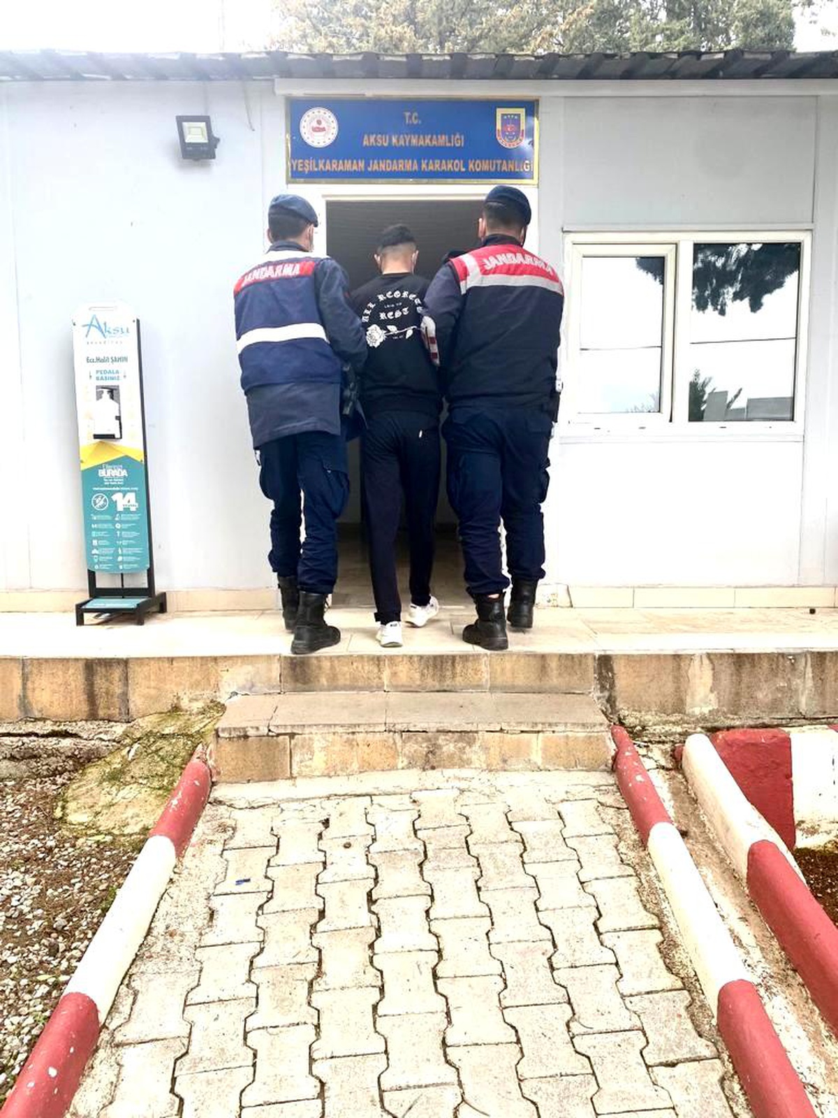 Antalya\'da hakkında 12 yıl kesinleşmiş hapis cezası bulunan hükümlü yakalandı