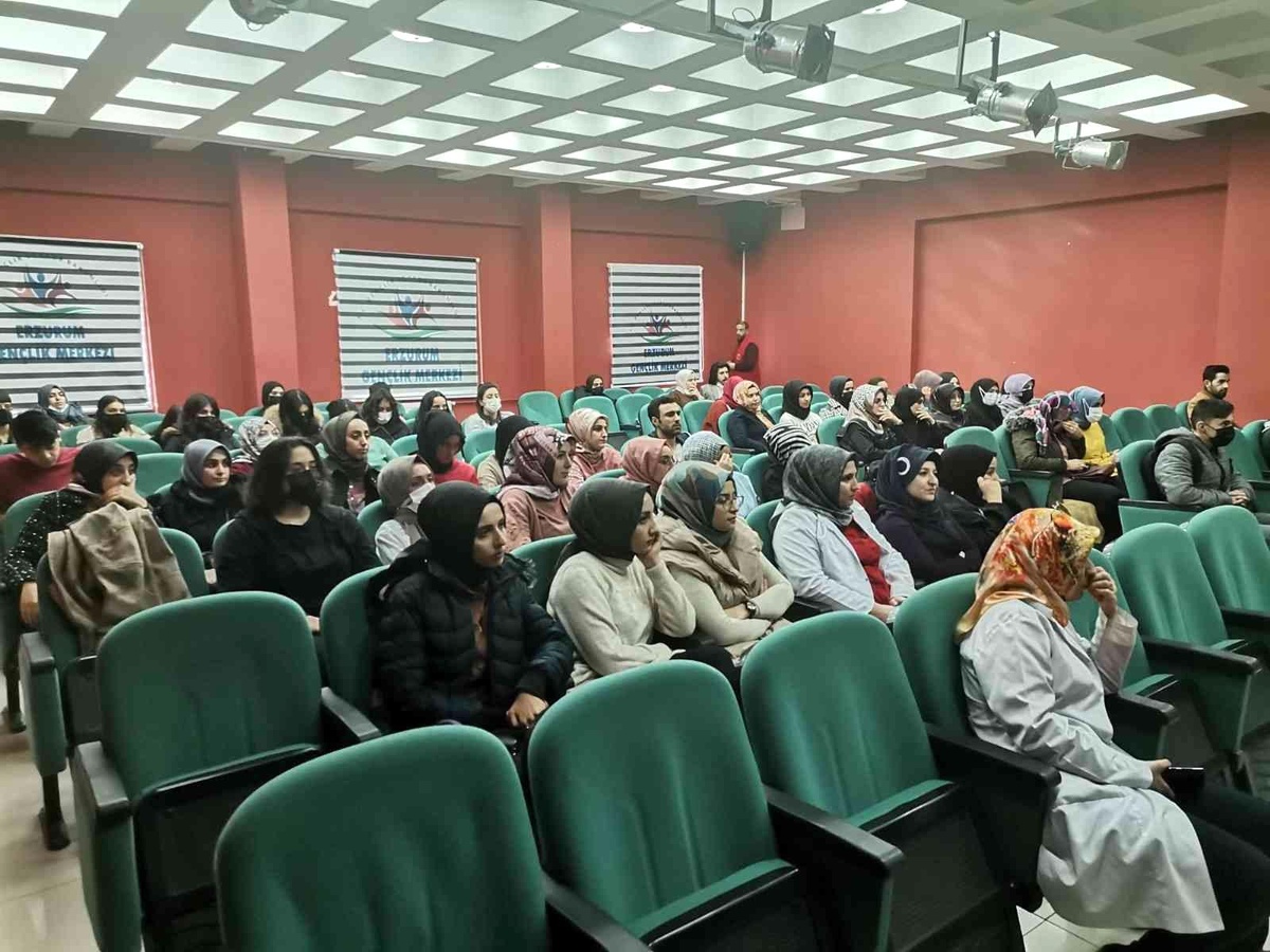 \'28 Şubat Muhtırası\' gençlere anlatıldı