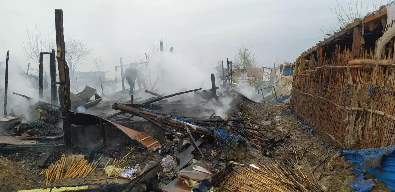 Adana'da tarım işçilerinin kaldığı çadırda çıkan yangın söndürüldü