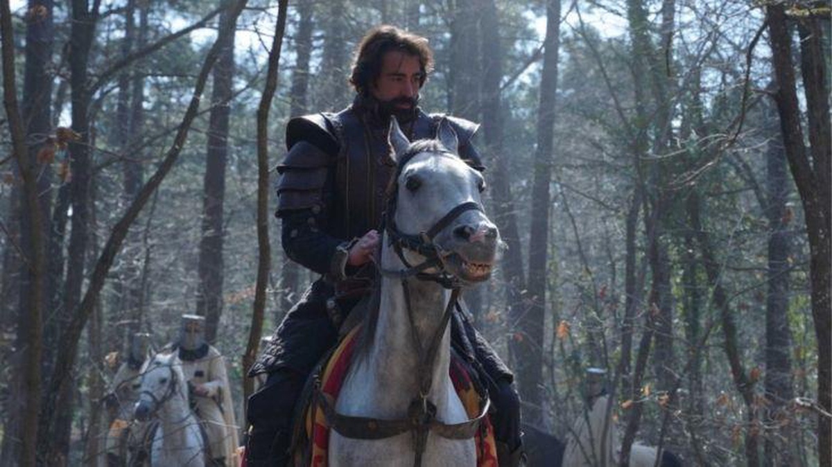 Alparslan Büyük Selçuklu dizisinde dün akşam neler oldu? Emir Bozan\'a karşı nasıl bir tavır takınacak?