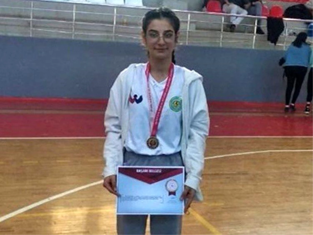 Aydınlı sporcu Bilek Güreşi Türkiye Şampiyonası\'ndan altın madalya ile döndü