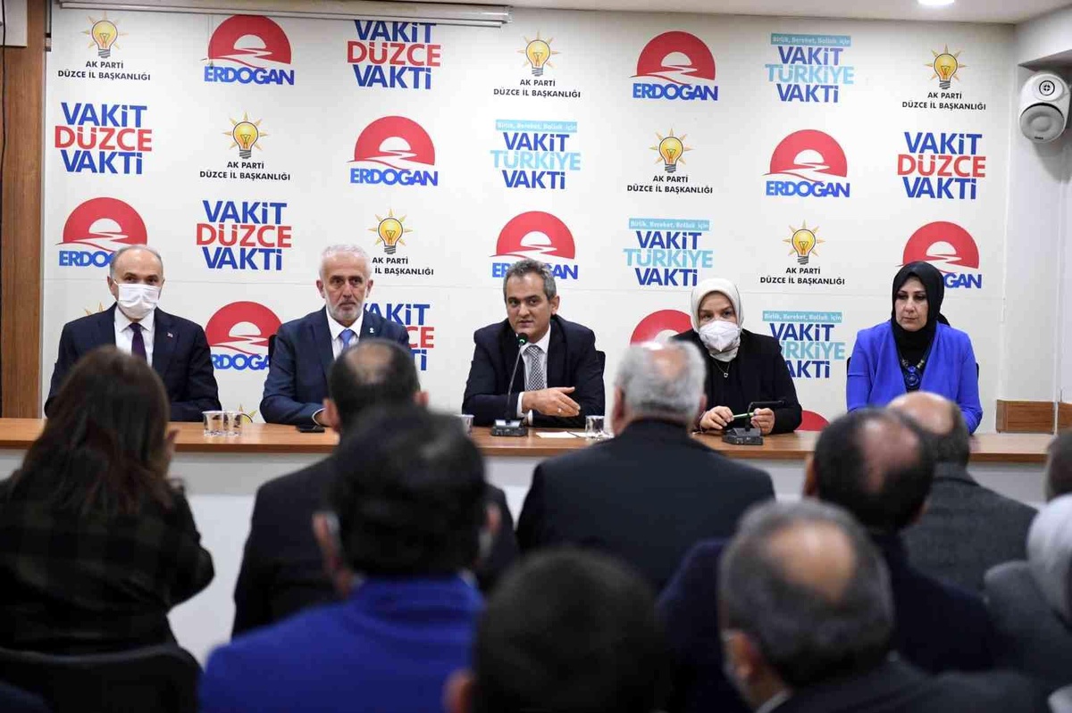 Son dakika haberi: Bakan Özer\'den AK Parti ve MHP\'ye ziyaret