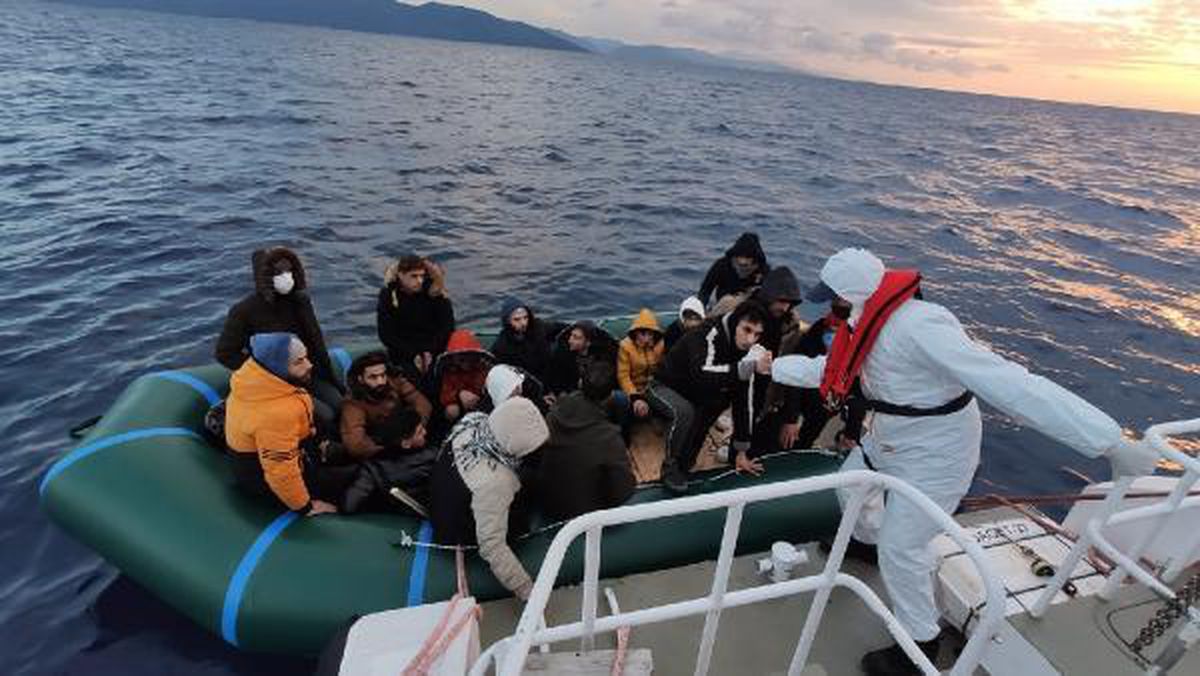 Bodrum\'da 18 kaçak göçmen kurtarıldı