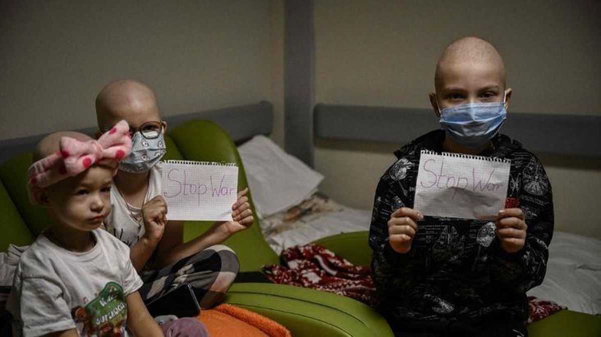 Burası Kiev\'in çocuk hastanesi: Kanser hastası çocuklar bodrumlarda tedavi görüyor!