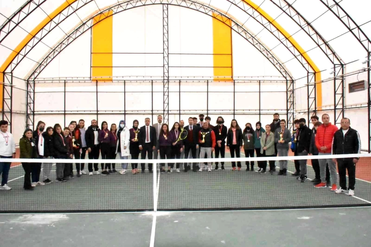 Elazığ\'da tenis müsabakaları tamamlandı