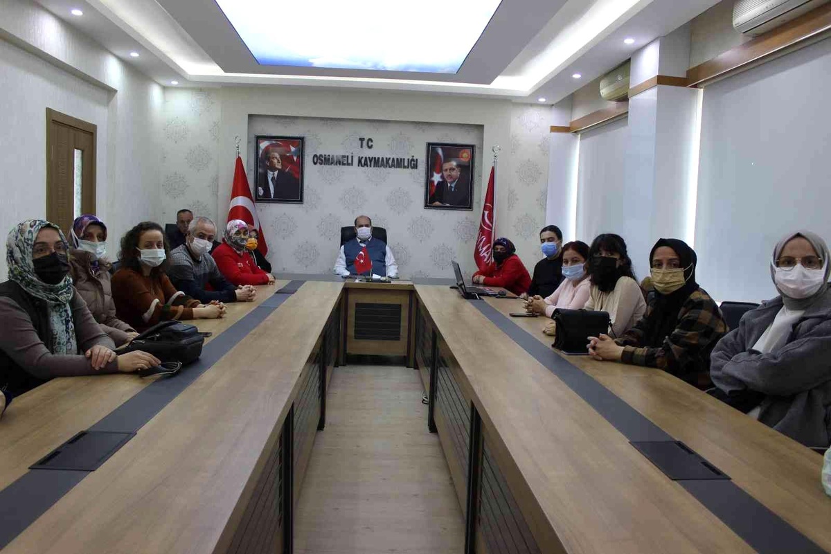 Osmaneli\'nde "En İyi Narkotik Polisi Anne" semineri düzenlendi