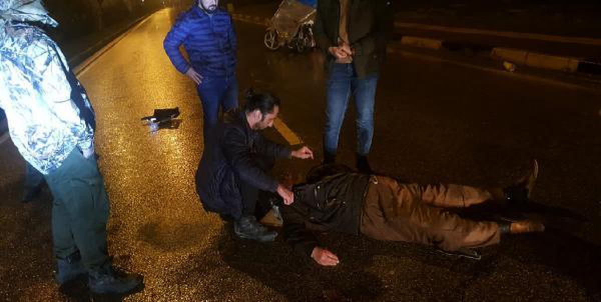 Kamyonetle çarpışan motosikletteki baba- oğul yaralandı