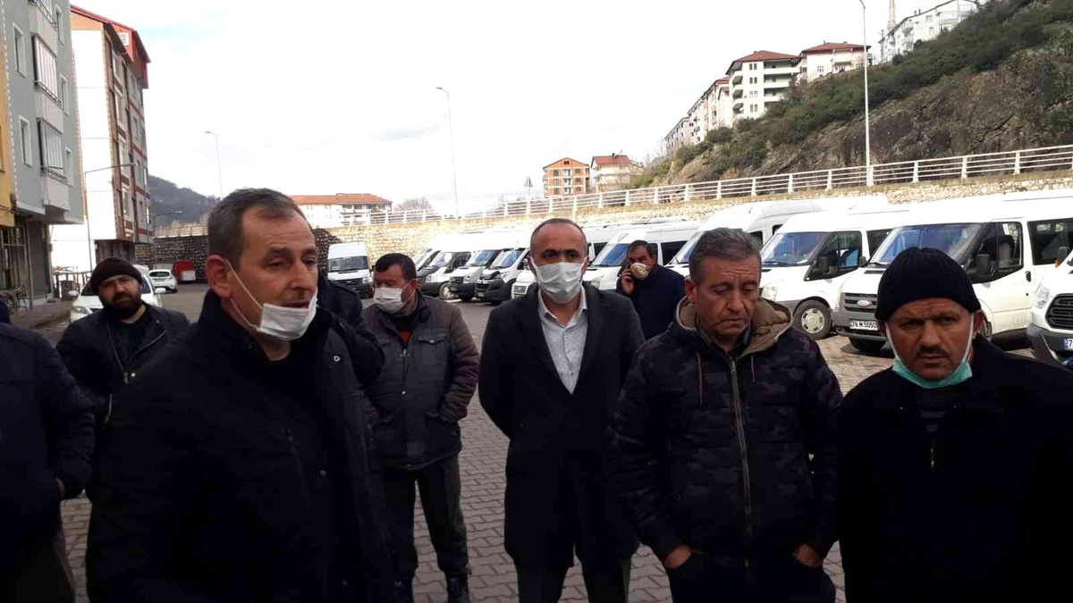 Karabük\'te öğrenci servis şoförleri kontak kapattı