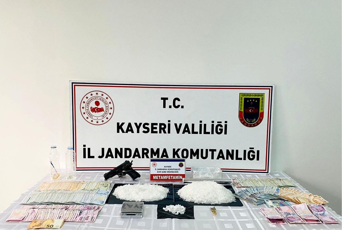 Kayseri\'de uyuşturucu operasyonunda 4 zanlı yakalandı