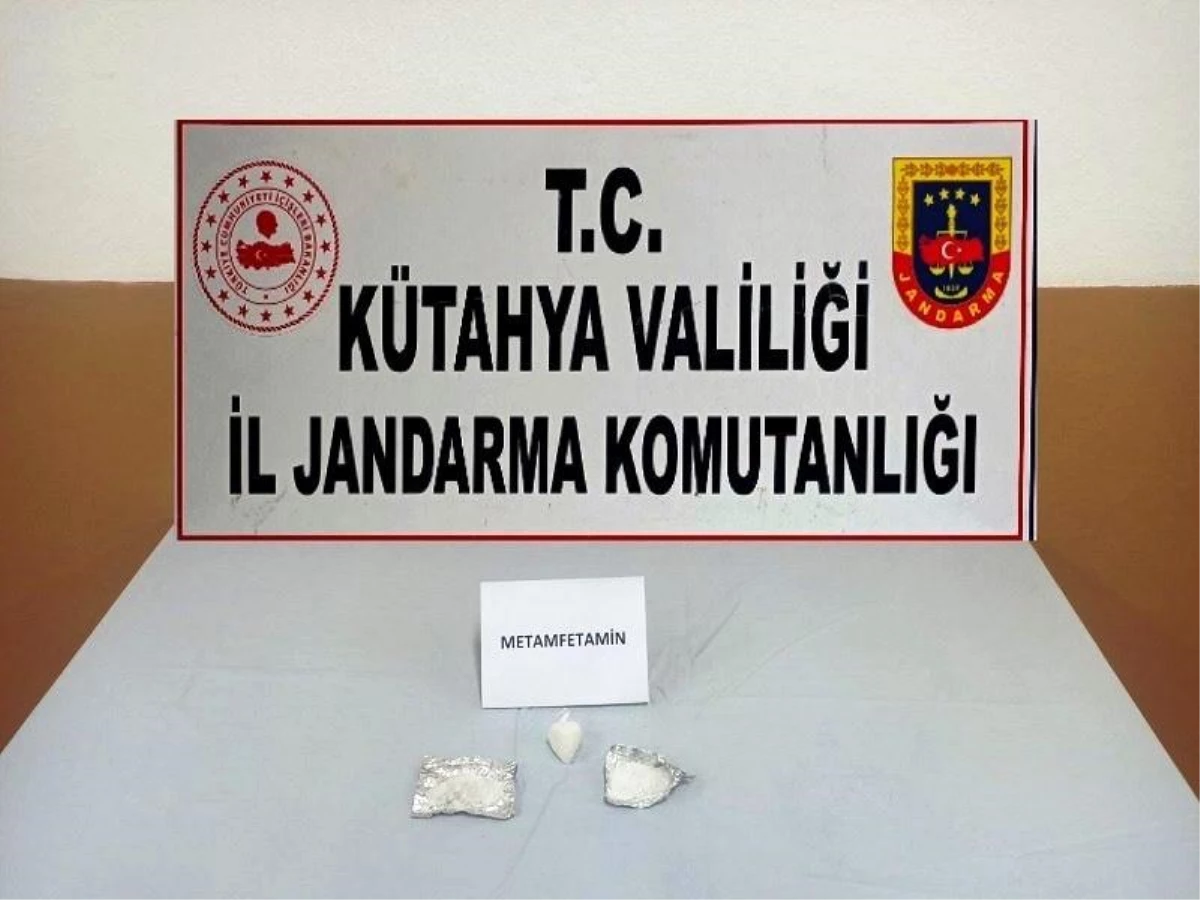 Kütahya'ya uyuşturucu sokmak isteyen 4 şüpheli yakalandı