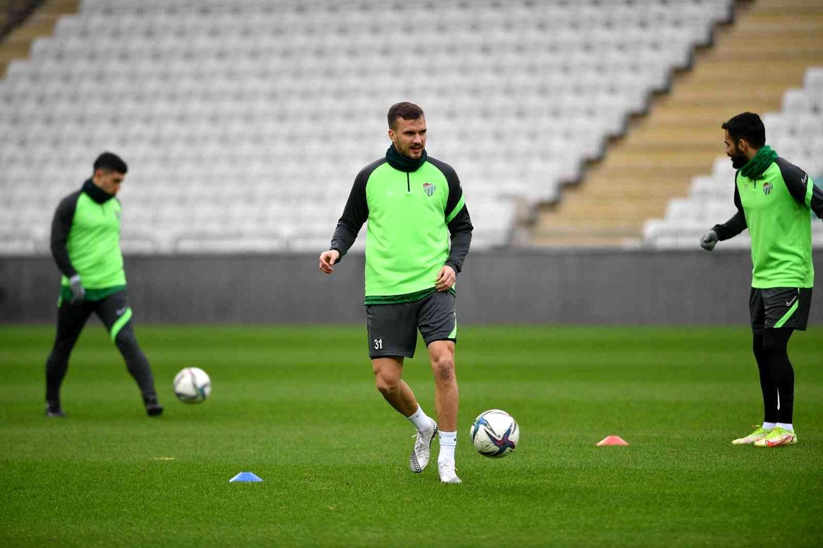 Luka Capan: "Bursaspor kesinlikle ligde kalacak"