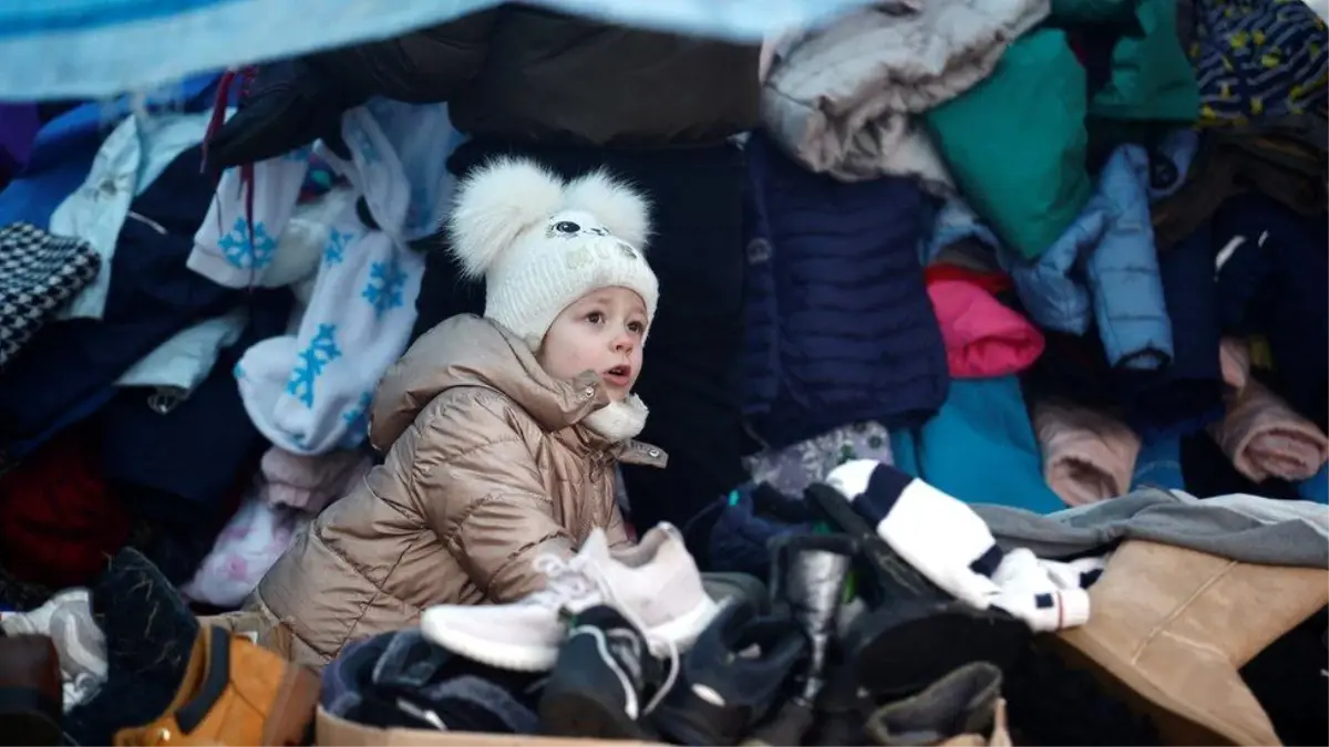 Ukrayna\'dan kaçanların sayısı yarım milyonu aştı: "Kızım bomba seslerini duymadığı için çok şanslı"