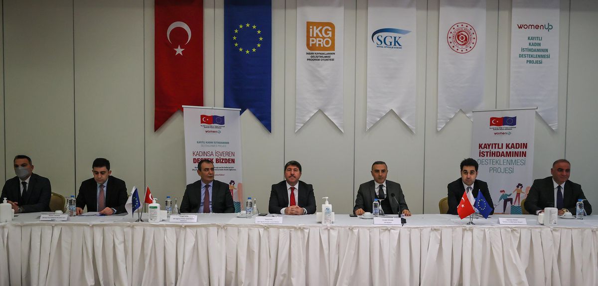 SGK Başkanı Ceylan, Women-Up Projesi bilgilendirme toplantısında konuştu