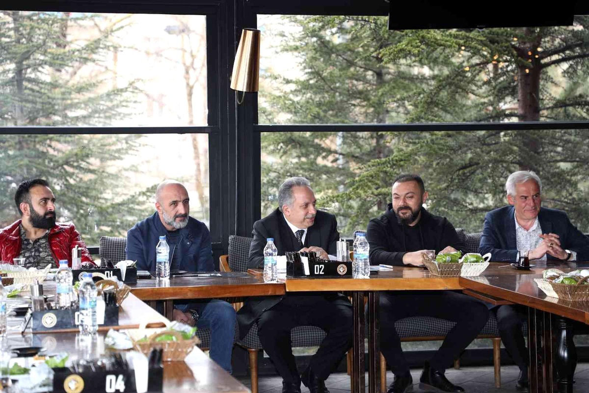 Talas\'ta Başkan Yalçın esnafla buluştu
