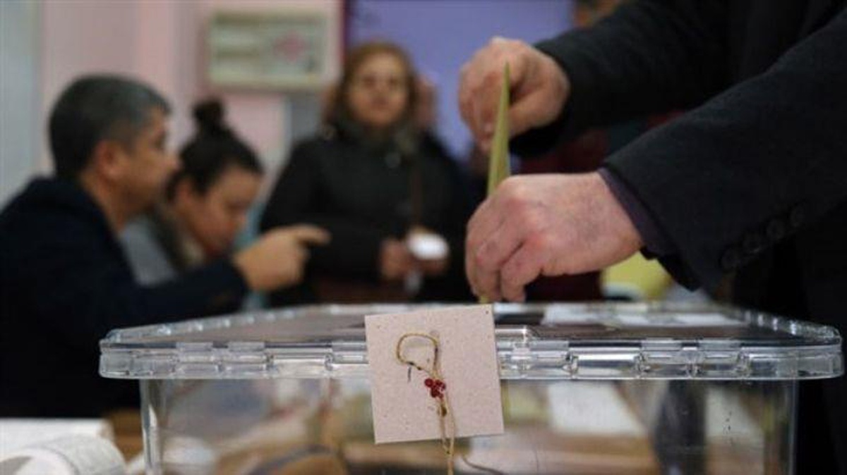 Türkiye\'nin geleceğine yön verecek kararsız seçmenler kim: 18-34 yaş aralığında ve yüksek eğitimli!