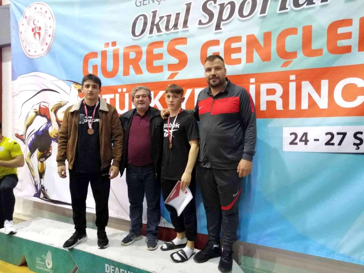 Türkiye şampiyonu Afyon İmam Hatip Lisesi\'nden