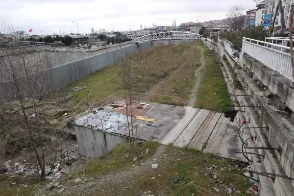 Burası İstanbul'un göbeği! 8 bin 500 yıllık mirası evsizlerin mekanı oldu