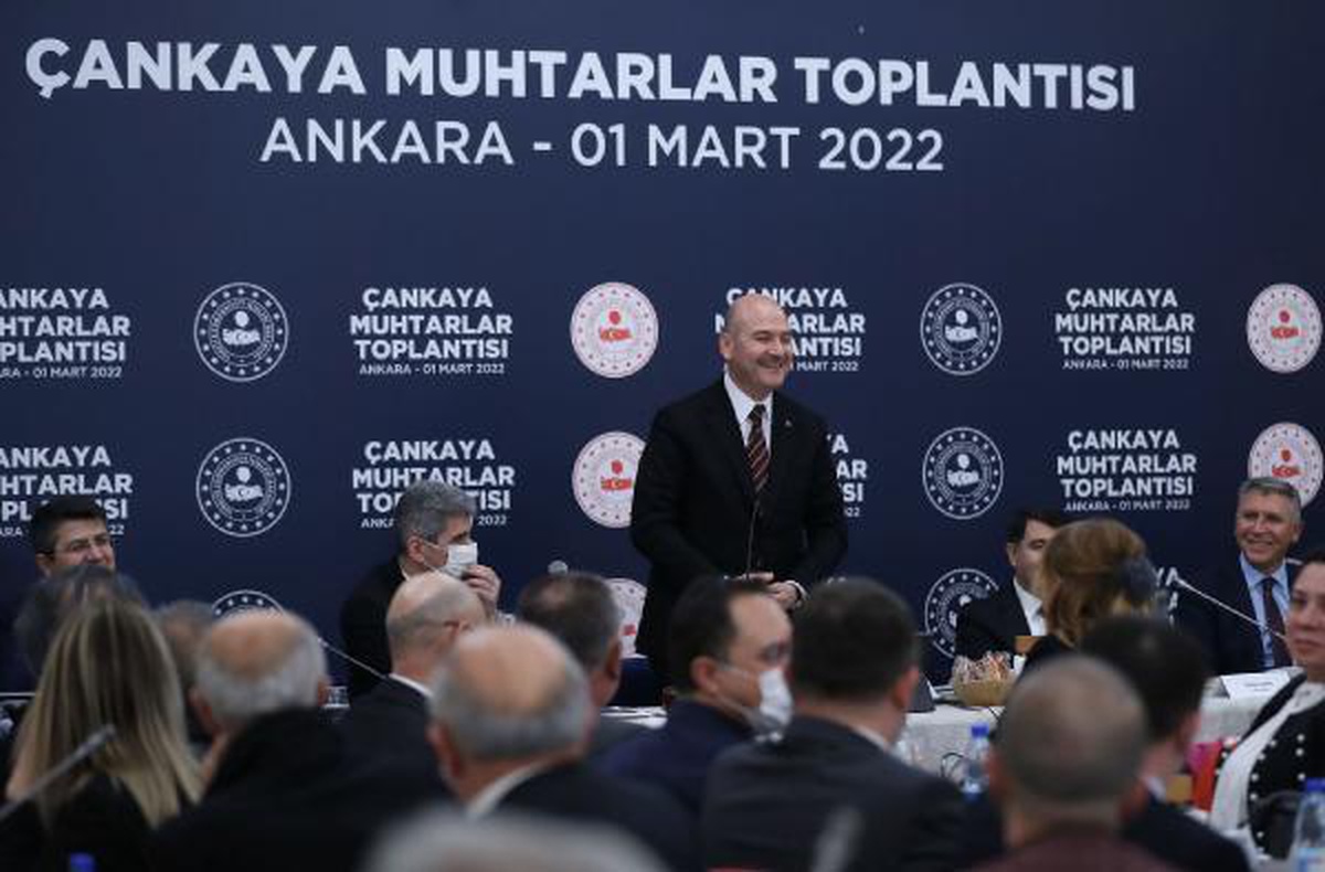 Bakan Soylu, Çankaya\'daki muhtarlarla bir araya geldi