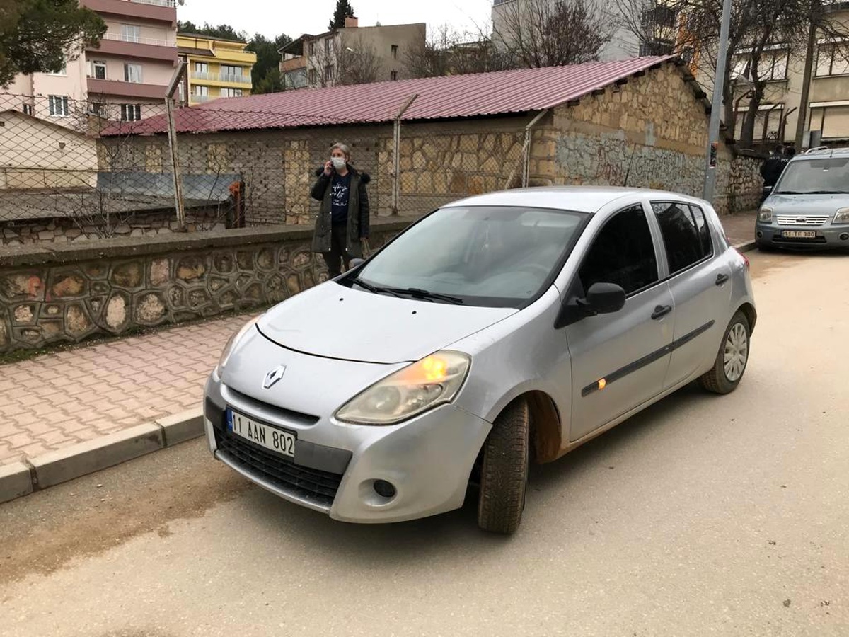 Bilecik\'te otomobilin çarptığı lise öğrencisi yaralandı