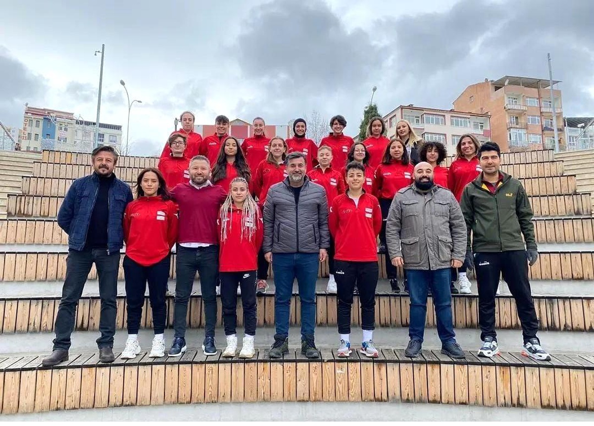 Bilecikspor kadın futbol takımı 3. Lig\'de D grubunda mücadele edecek