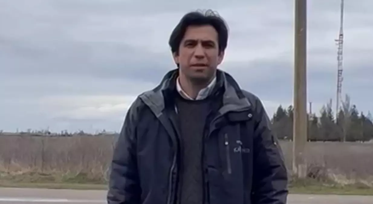 Son dakika haber | Çalışanlarını tahliye etti, kendisi savaşın ortasında kaldı