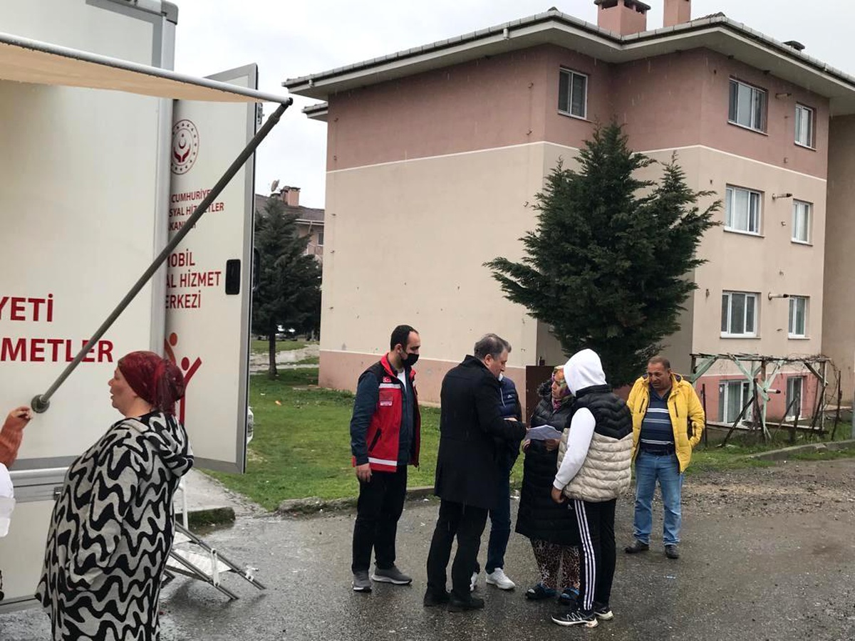 Çamköy\'de vatandaşın ayağına hizmet gitti