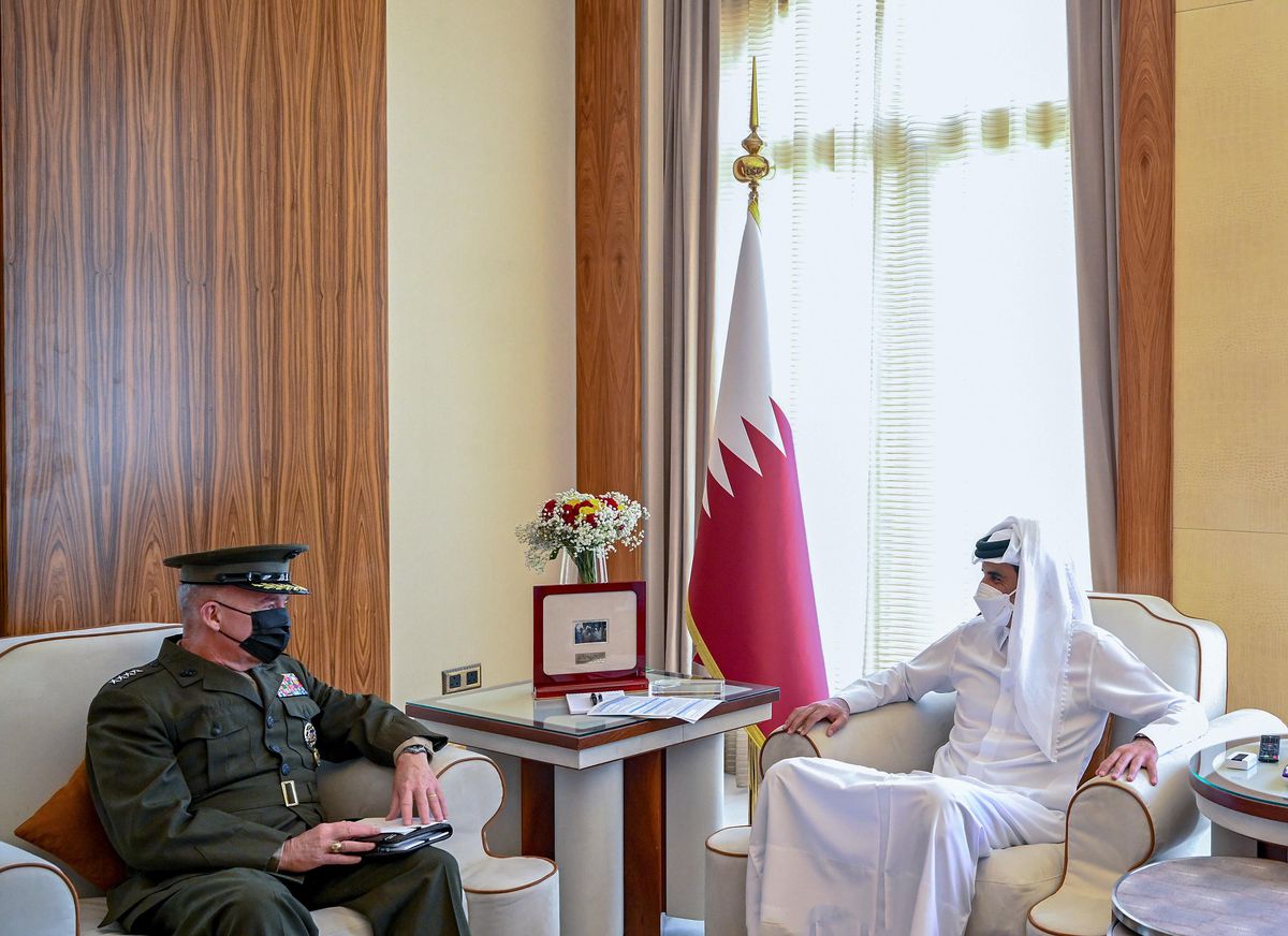 Son dakika... CENTCOM Komutanı, Doha\'da Katar Emiri ile "bölgesel gelişmeleri" görüştü