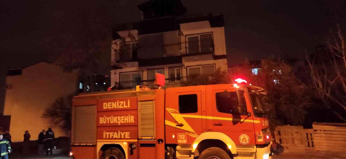 Ekmek pişirmek isterken çatıyı yaktılar