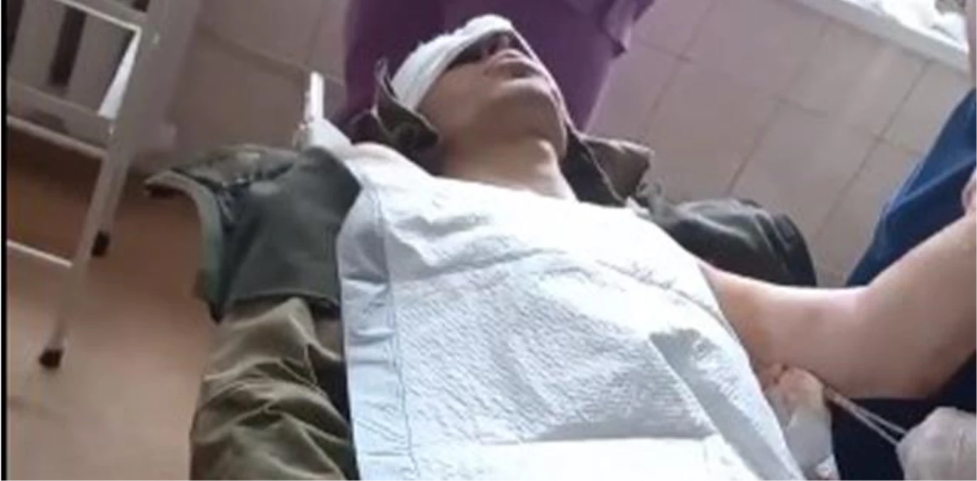 Ukraynalı doktorların, yaralı Rus askerlere uyguladıkları tedavi övgü topladı!