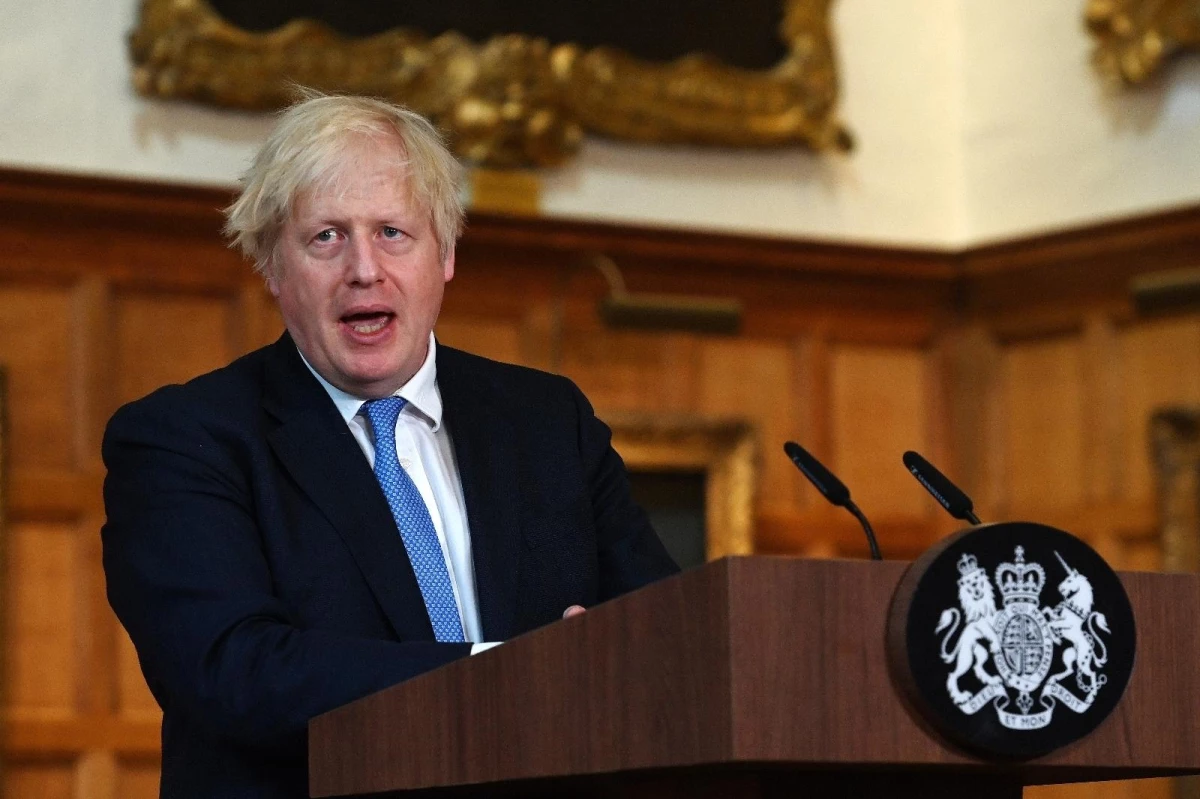 İngiltere Başbakanı Johnson, Rusya\'nın Ukrayna\'daki eylemlerini "savaş suçu" olarak nitelendirdi