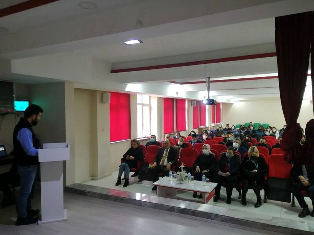 Kamu personelleri uyuşturucu ile mücadelede farkındalık için bilgilendirildi