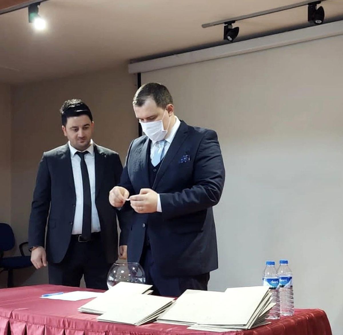 Kars'ta buğday tohumu alacak çiftçiler kurayla belirlendi