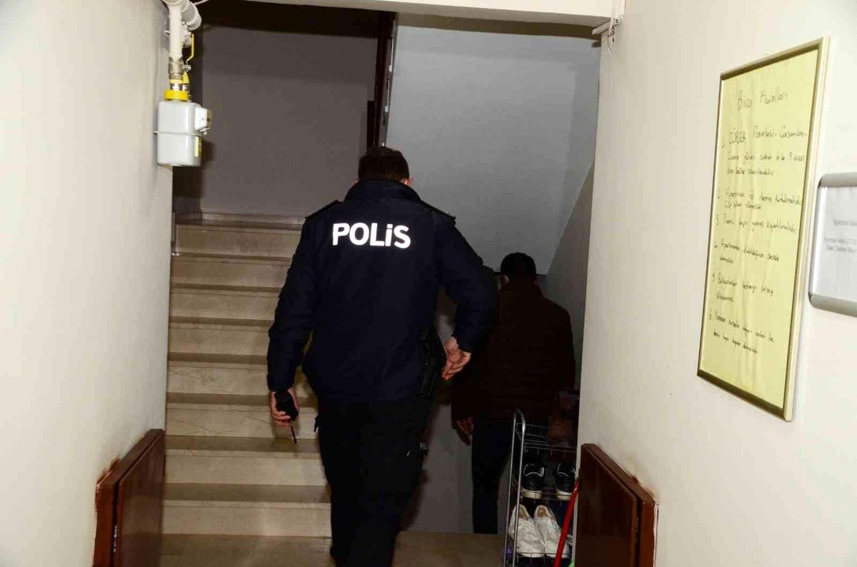 Kocaeli\'de aranan 22 şahıs yakalandı