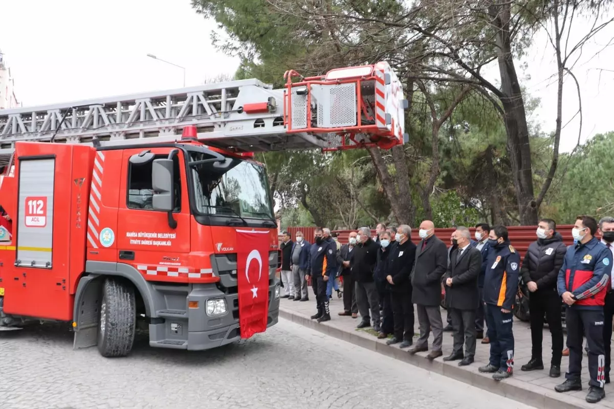 Son dakika! Manisa\'da görev dönüşü kalp krizi sonucu ölen itfaiyeci defnedildi