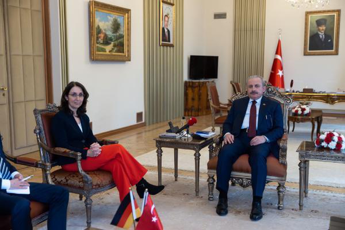 TBMM Başkanı Şentop, Almanya Federal Meclis Başkan Vekili Özoğuz\'u kabul etti