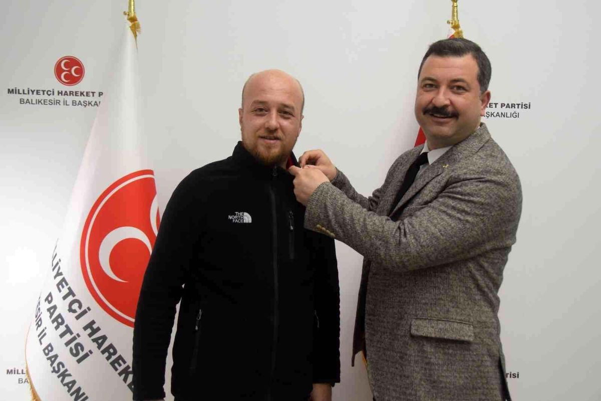 Balıkesir\'de MHP\'ye katılımlar sürüyor