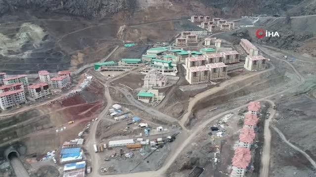 Dağlık alanda modern bir ilçe inşa edildi