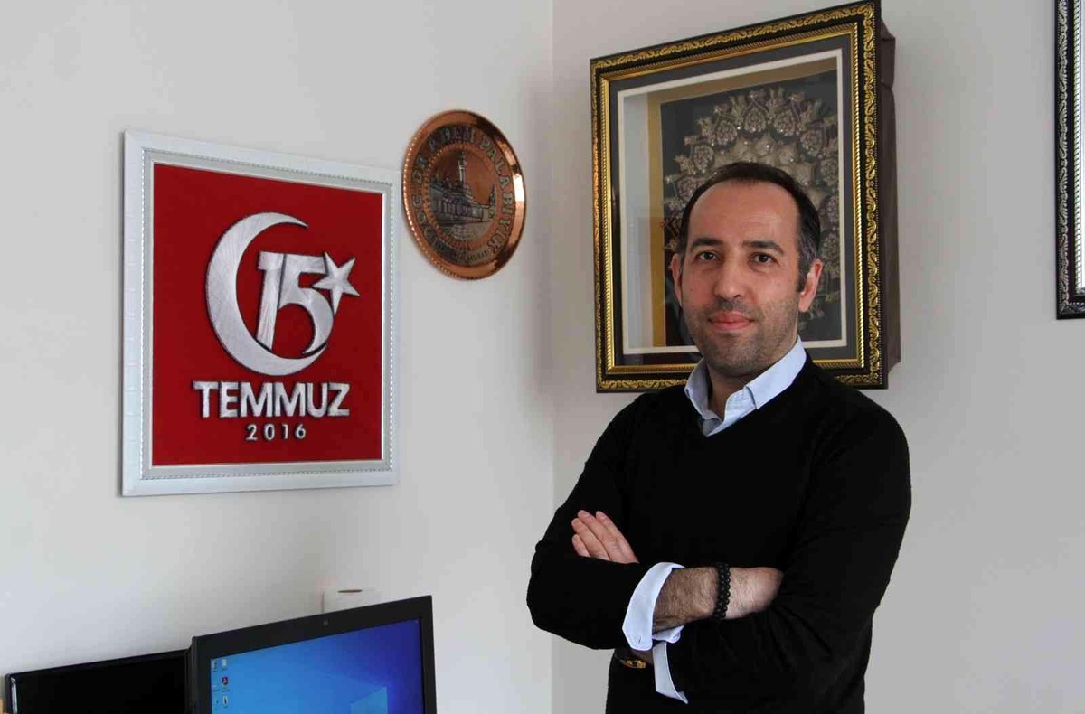 Doç. Dr. Adem Palabıyık: "PKK\'nın Rusya\'ya destek açıklaması çok manidar, sanırım ABD PKK\'yı sattı"
