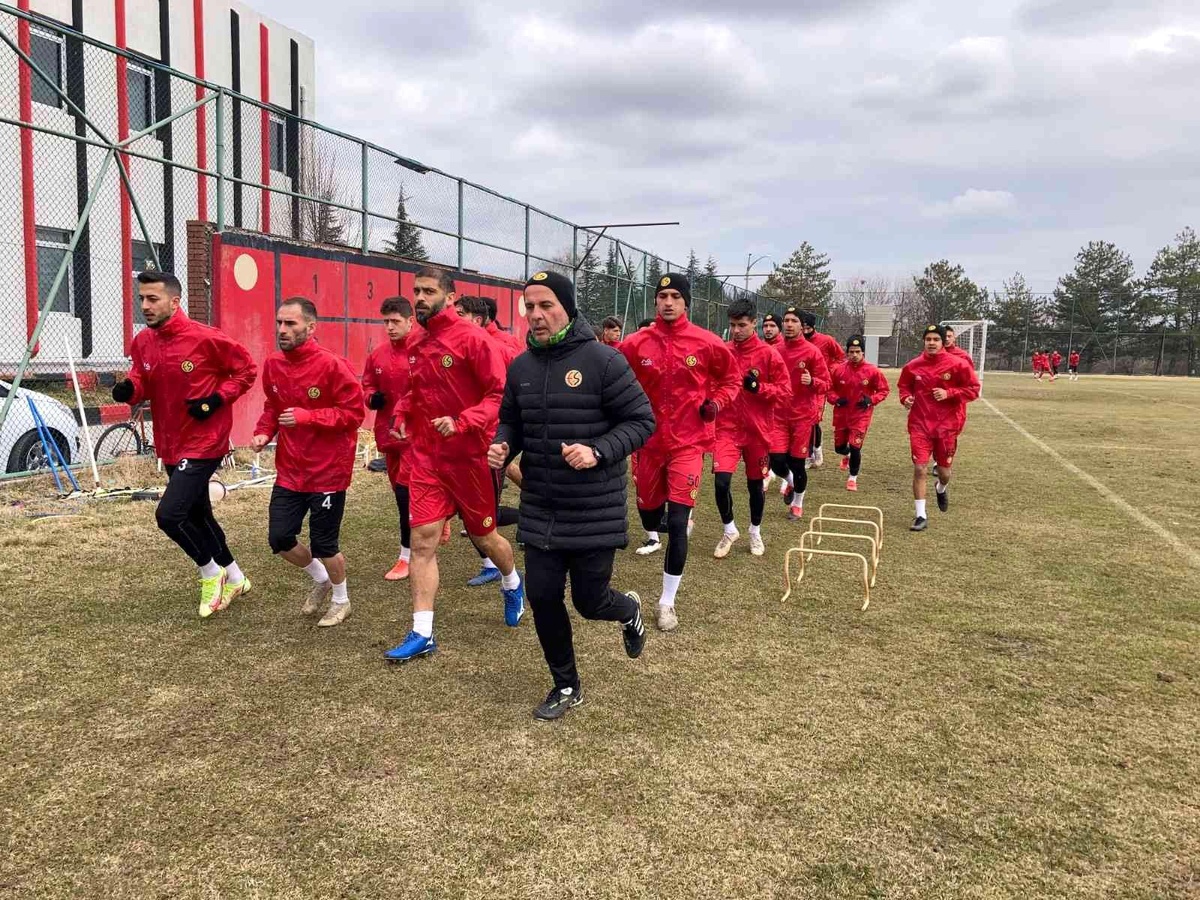Eskişehirspor karşılaşma için Erzincan\'a hareket etti