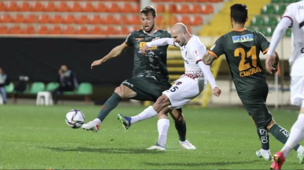Alanyaspor, Gaziantep FK\'yi 2-1 mağlup etti! Adını yarı finale yazdırdı
