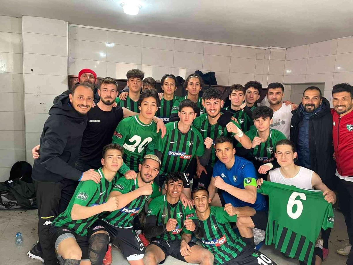Genç Horozlar deplasmanda Eyüpspor\'u devirdi