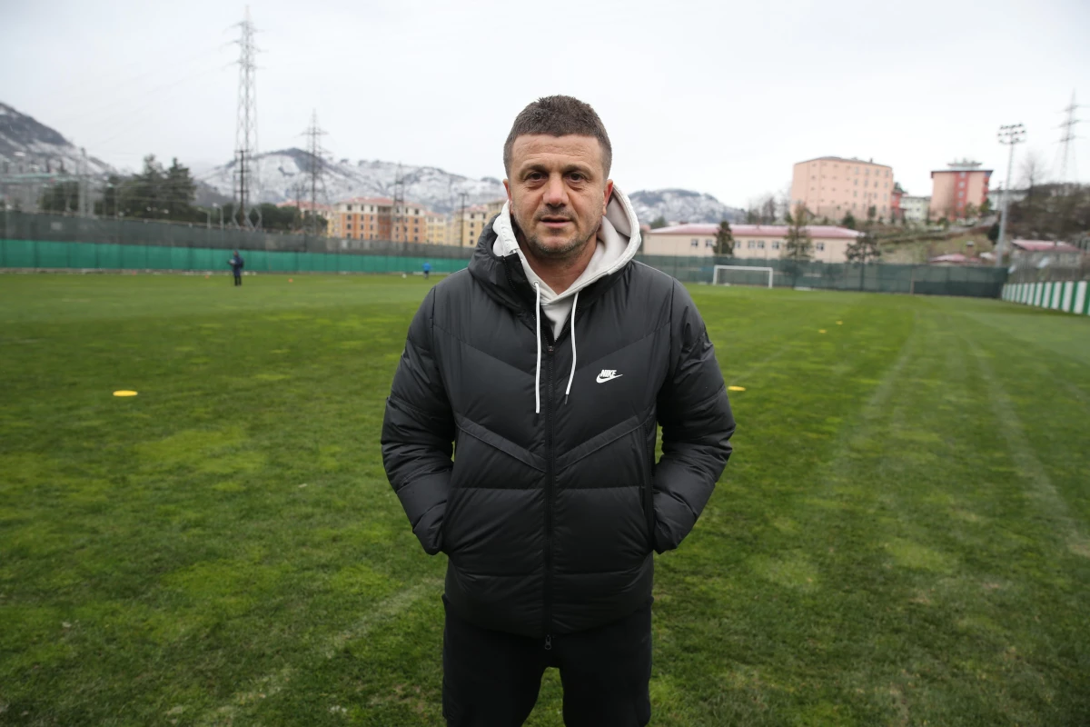 Giresunspor Teknik Direktörü Hakan Keleş: "Bir çıkış ve seri galibiyetler bekliyoruz"