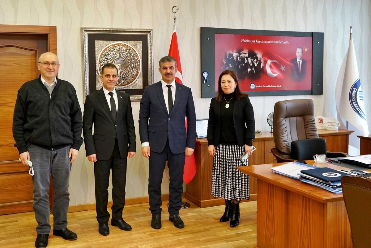 Irak Büyükelçiliği Kültür Müsteşarı Alhawash Rektör Çiftçi\'yi ziyaret etti