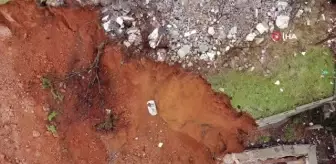 Kartal'da şiddetli yağış inşaatta toprak kaymasına neden oldu