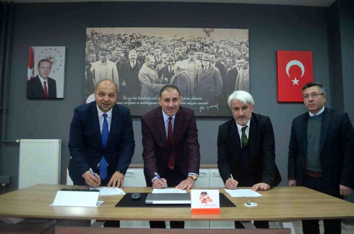 Merzifon Sosyal Hizmet Merkezi\'nin kadınlara özel projesinde imzalar atıldı