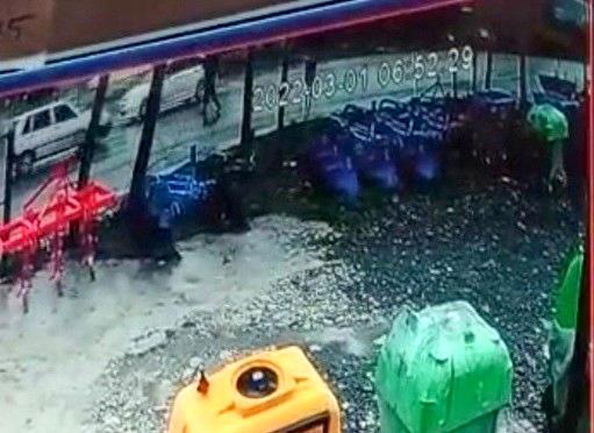 Son dakika haberleri! Otomobil sürücüsü ile yayanın dikkatsizliği kaza getirdi