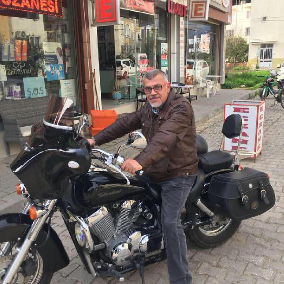 Otomobille çarpışan motosikletin sürücüsü öldü